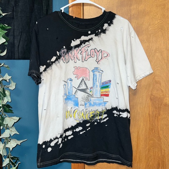 Pink Floyd Tops - Pink floyd tshirt